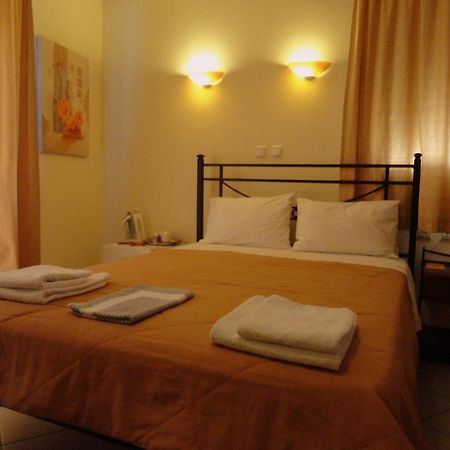 Hotel Diana à Makrakómi Extérieur photo