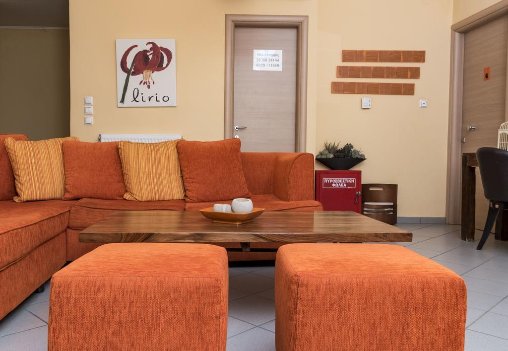 Hotel Diana à Makrakómi Extérieur photo
