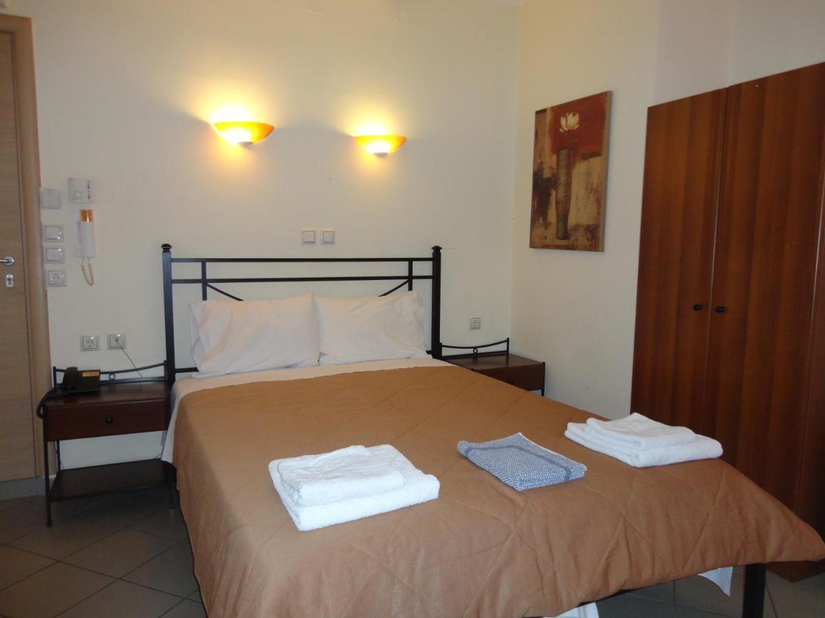 Hotel Diana à Makrakómi Extérieur photo